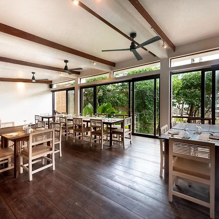 L'Osteria Luxe Beachfront B&B General Luna  Esterno foto